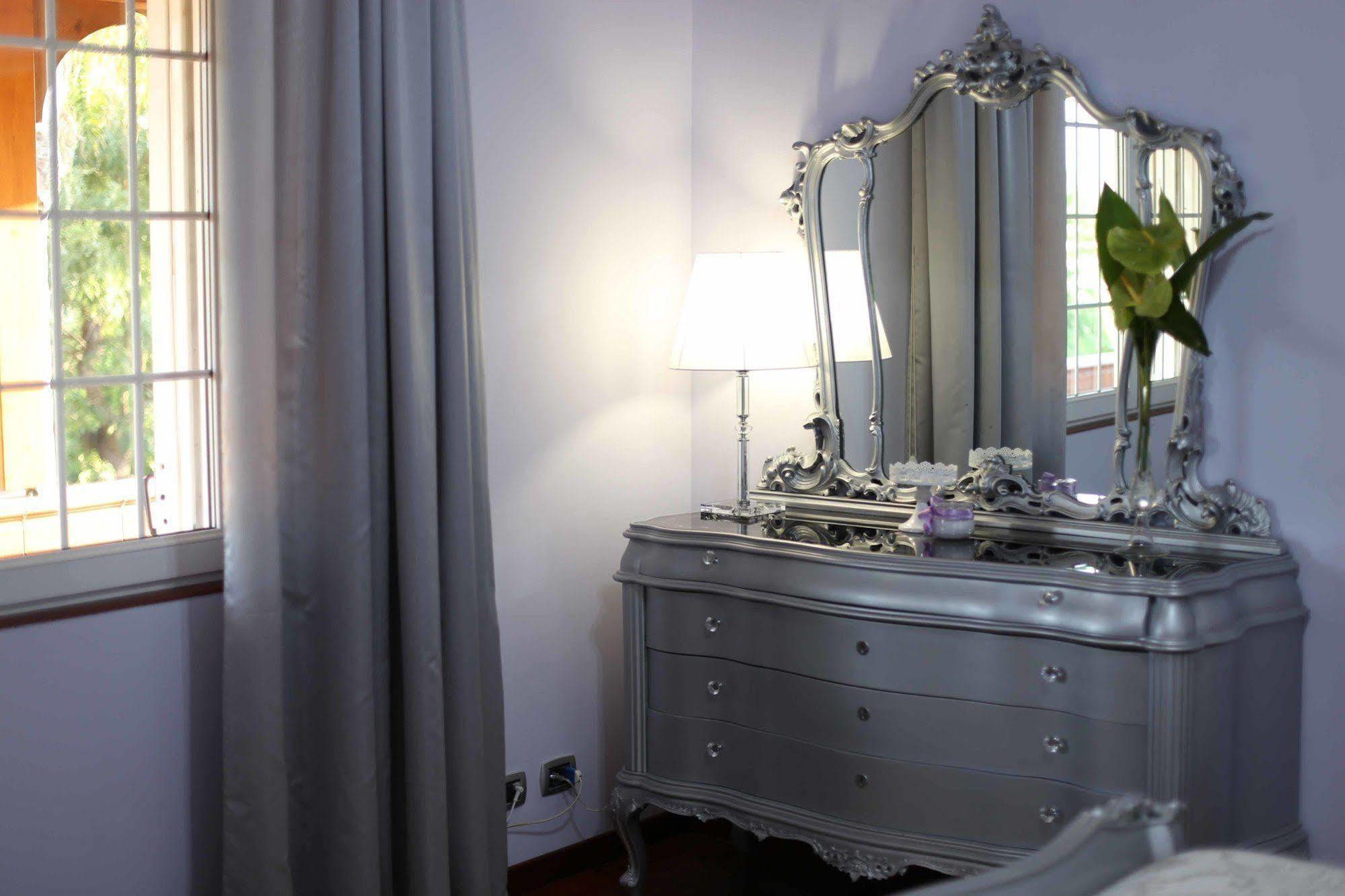 Bed and Breakfast Il Giardino Delle Jacaranda Тальзано Экстерьер фото